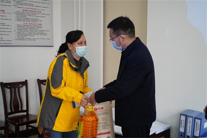 譚光軍慰問 (1).JPG