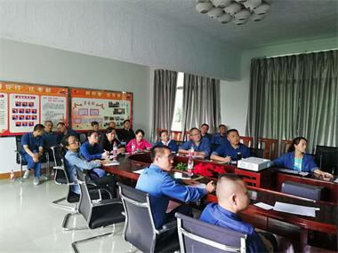 瀘天化股份公司包裝車間開展“班組長創(chuàng)新經(jīng)驗交流”活動